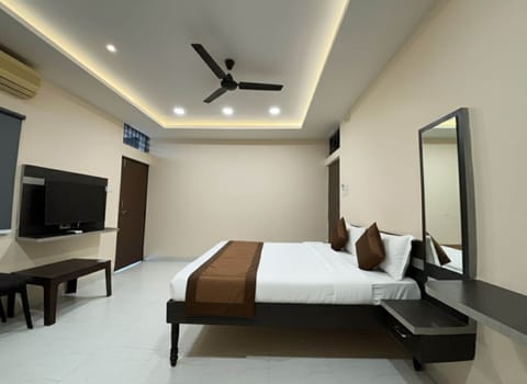 Superior Double Room | Laptop workspace, WiFi (free)