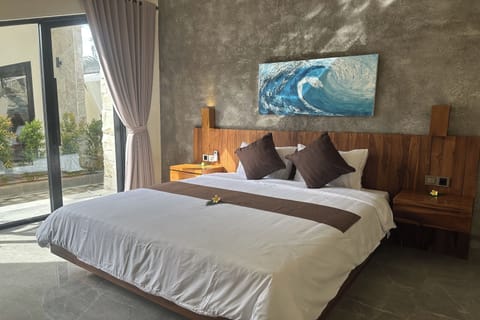 Deluxe Room | Desk, free WiFi