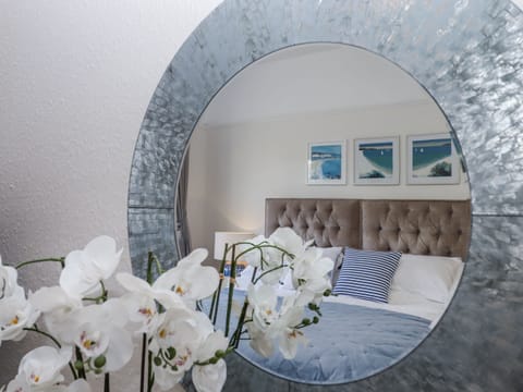 2 bedrooms, individually decorated, individually furnished, free WiFi