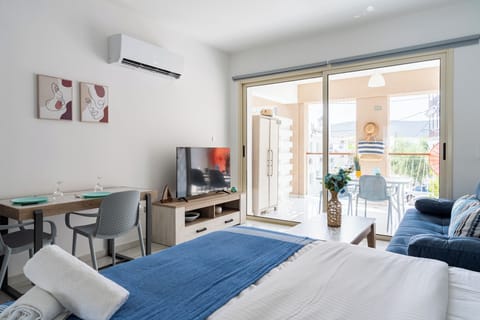 Studio, 1 Double Bed with Sofa bed, Kitchenette, City View | Living area | 50-inch Smart TV with digital channels, streaming services