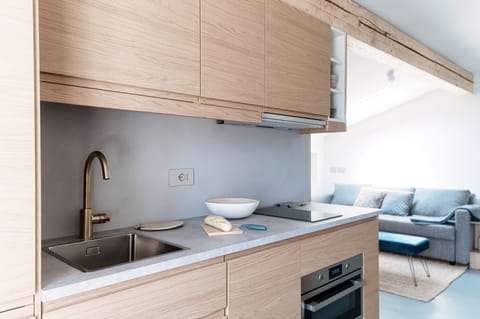 Apartment, Patio, Lake View | Private kitchen | Full-size fridge, microwave, oven, stovetop