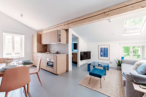 Apartment, Patio, Lake View | Dining room