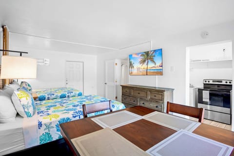 Family Studio Suite, 2 Queen Beds, Kitchen, Canal View | Premium bedding, down comforters, pillowtop beds, minibar