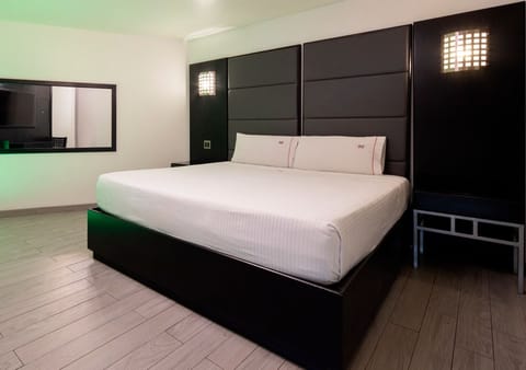 Deluxe Room | Soundproofing, free WiFi, bed sheets