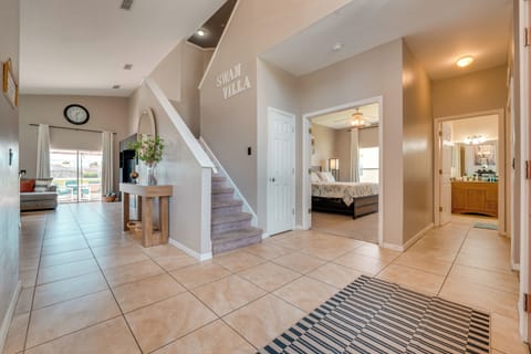 House (5 Bedrooms) | Interior