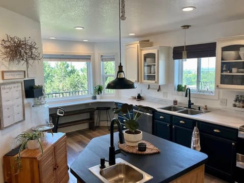 House | 6 bedrooms, Internet