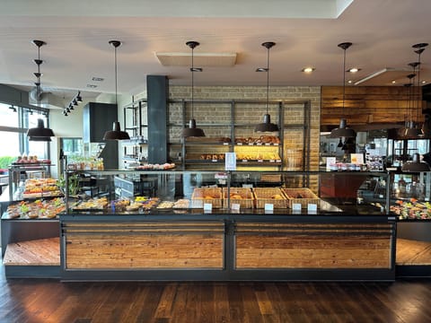 Daily to-go breakfast (CHF 9.90 per person)