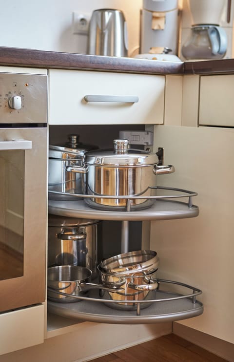 Comfort Apartment, 2 Bedrooms, Mountain View | Private kitchen | Coffee/tea maker, electric kettle, toaster, freezer