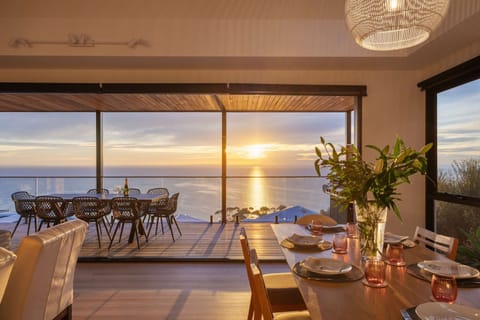 House | 5 bedrooms, high-speed internet