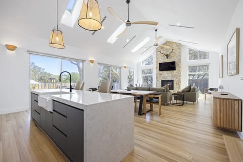 House | 4 bedrooms, high-speed internet
