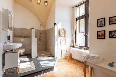 Deluxe Double Room, Ground Floor | Bathroom | Hair dryer, soap, shampoo, toilet paper