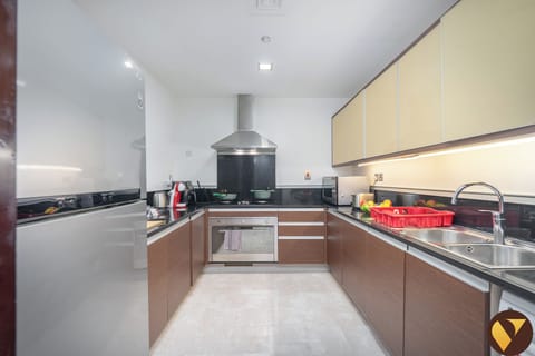 Luxury Apartment, Balcony, Sea View | Private kitchen | Full-size fridge, microwave, oven, stovetop
