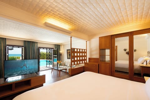 Presidential Suite, Private Pool, Sea Facing | Minibar, in-room safe, desk, free WiFi