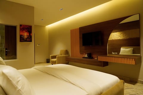 Deluxe Room | Desk, laptop workspace, free WiFi