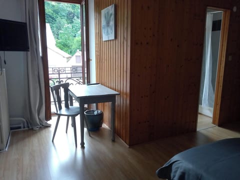 Classic Triple Room, Balcony | Desk, free WiFi