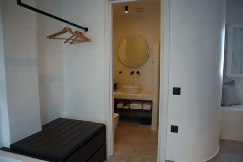 Deluxe Double Room | Egyptian cotton sheets, premium bedding, iron/ironing board, free WiFi