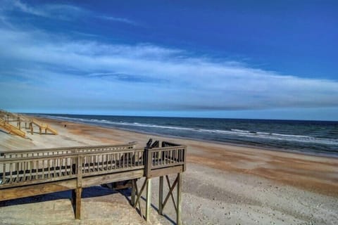 Studio (3 Bedrooms) | Property amenity