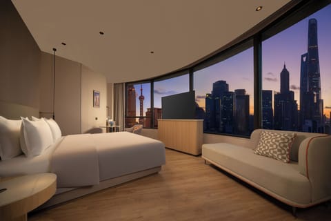 Room, 1 King Bed, City View (Extra Floor Space) | Premium bedding, down comforters, laptop workspace, blackout drapes