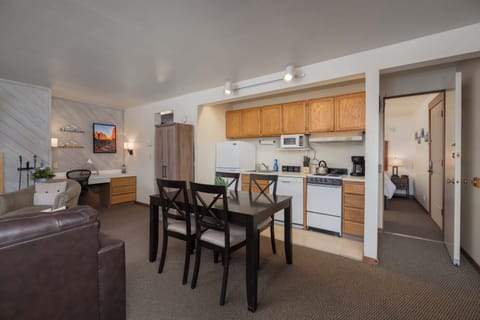 Condo, Multiple Beds, Patio, Garden View (Cozy Cascade Retreat) | Interior