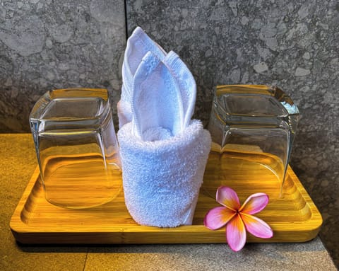 Deluxe Room, Air conditioning, Mountain View | Bathroom | Free toiletries, soap, shampoo, toilet paper