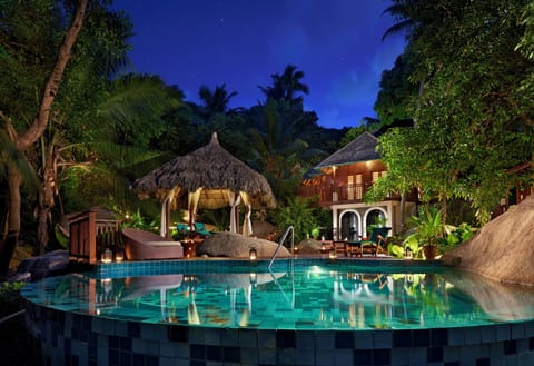 Couples treatment rooms, sauna, hot tub, steam room, body treatments