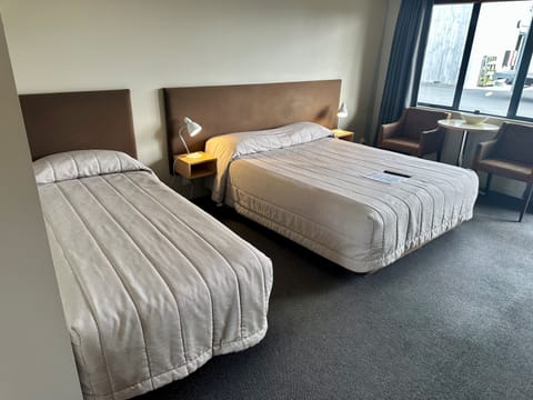 Desk, laptop workspace, free WiFi