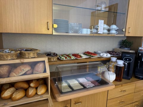Daily continental breakfast for a fee