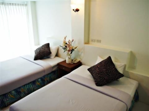 Free WiFi, bed sheets