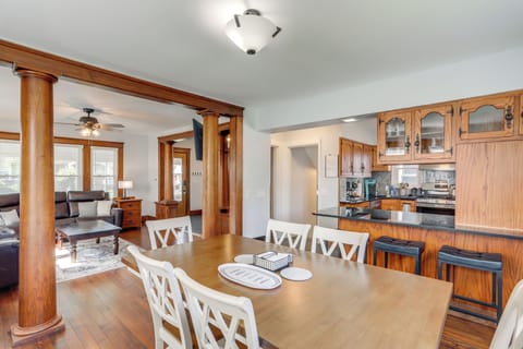 House (5 Bedrooms) | Interior