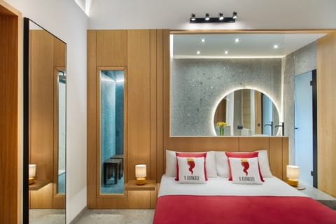 Luxury Double Room, Balcony, Courtyard View | Minibar, desk, free WiFi, bed sheets