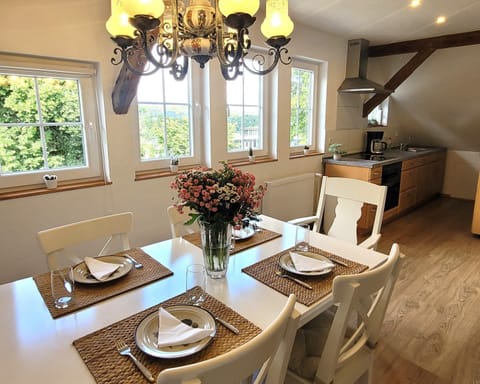 Apartment | Dining