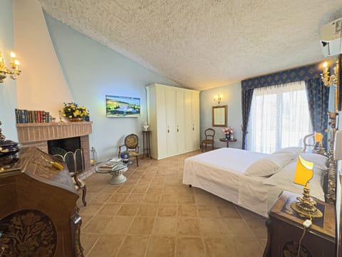 Double Room, Hill View | Free WiFi, bed sheets