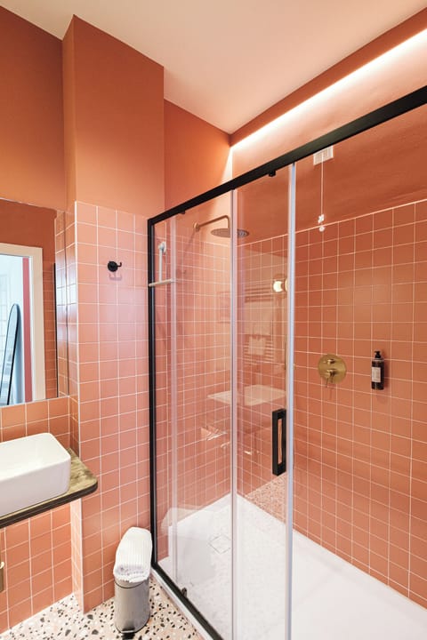 Classic Double Room, Non Smoking, City View | Bathroom | Shower, hair dryer, towels, soap