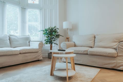 37-inch Smart TV with digital channels, Netflix, streaming services