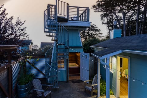 Water Tower Cottage | Iron/ironing board, WiFi (free), bed sheets