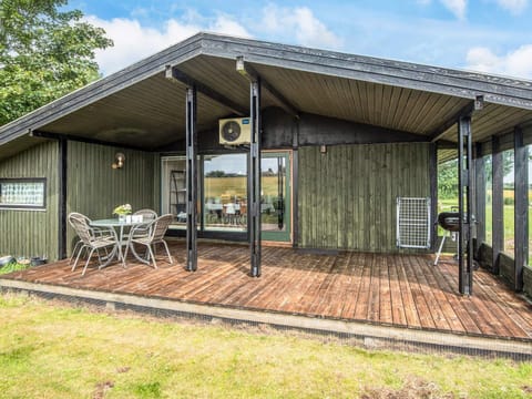 House | Outdoor dining