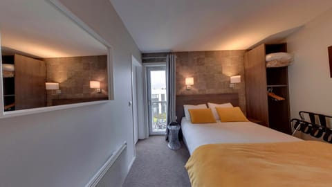 Double Room | Desk, laptop workspace, iron/ironing board, free WiFi