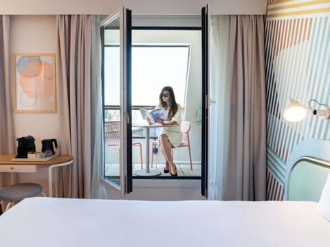 Suite, 1 Double Bed with Sofa bed, Balcony | Premium bedding, desk, blackout drapes, soundproofing