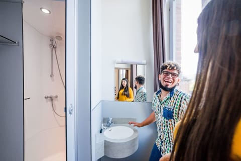 Twin Room, Shared Bathroom | Bathroom | Shower, towels