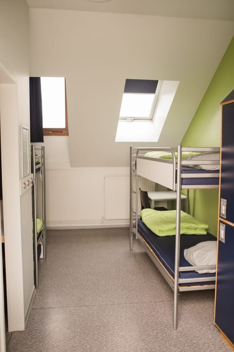 In-room safe, soundproofing, free WiFi, bed sheets