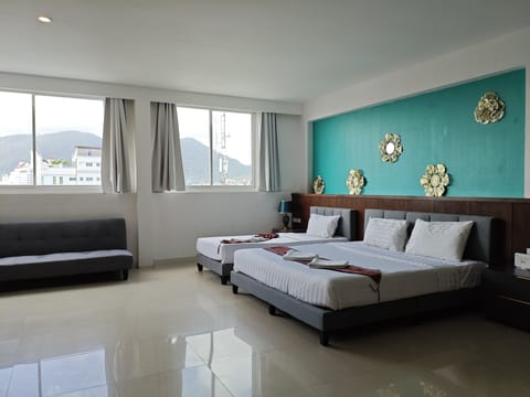 Family Studio Suite | Desk, laptop workspace, free WiFi, bed sheets