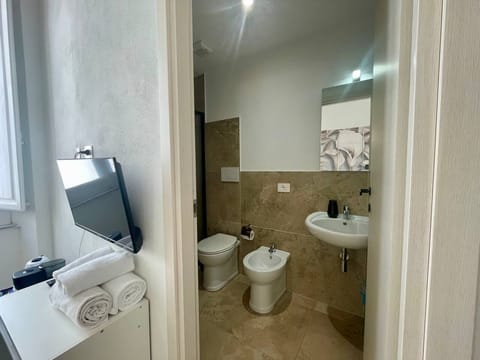 Double Room | Bathroom