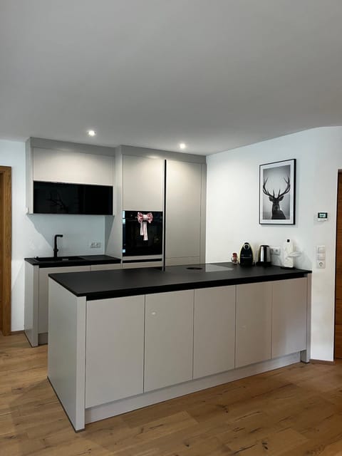 Apartment | Private kitchen | Cookware/dishes/utensils