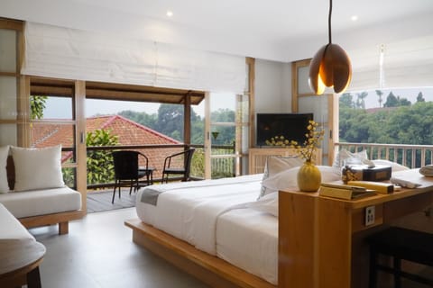 Grand Suite, Valley View | Premium bedding, pillowtop beds, in-room safe, individually decorated