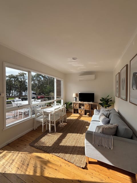 Comfort Townhome | Living area