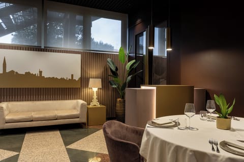 Lunch and dinner served