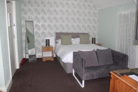 Traditional Double Room, 1 King Bed, Lake View | Free WiFi