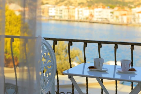 Superior Double Room | Minibar, blackout drapes, rollaway beds, free WiFi