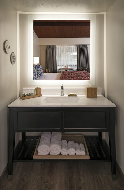 In-room safe, desk, iron/ironing board, free WiFi