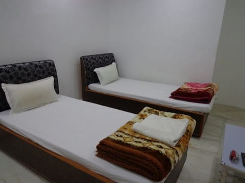 Deluxe Double Room, 1 Double Bed | Desk, rollaway beds (surcharge), WiFi (free)